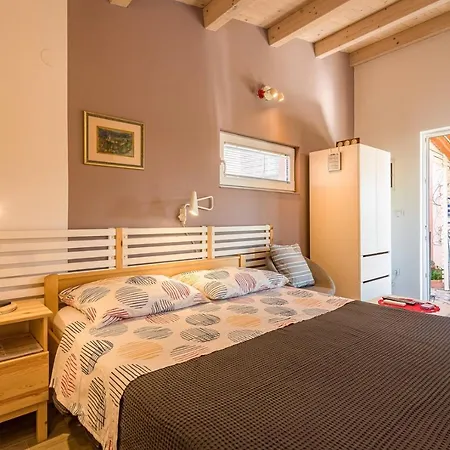 Guest house Apartments-anna