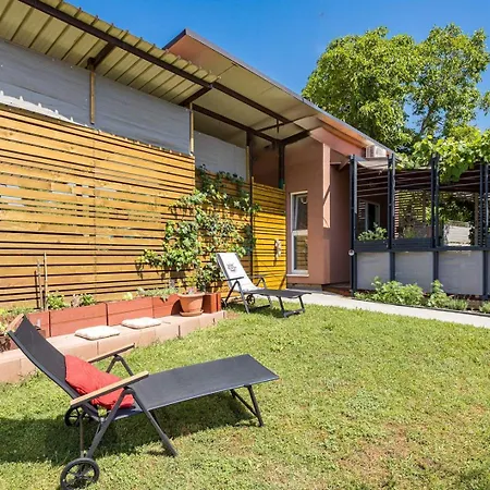 Guest house Apartments-anna 3*