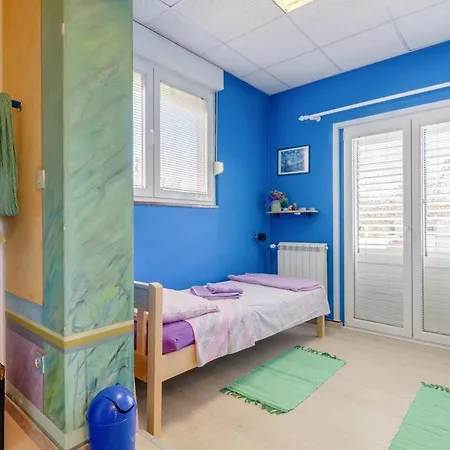 Apartments-anna Banjole