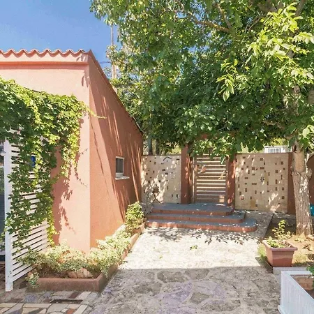 Guest house Apartments-anna 3*