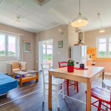 Guest house Apartments-anna 3*