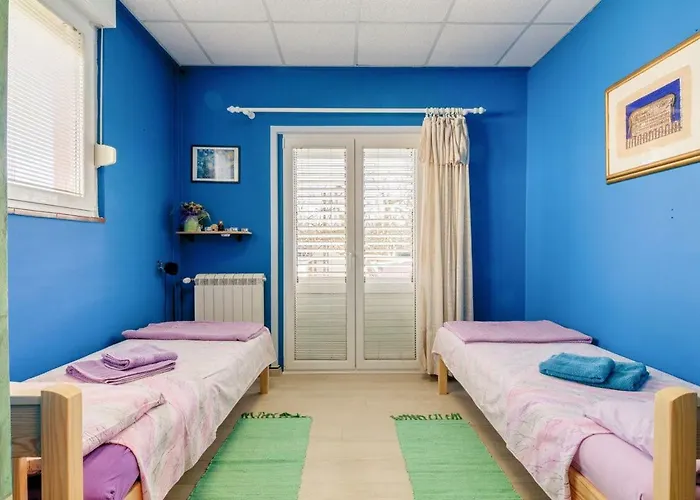 Pensión Apartments-anna Banjole