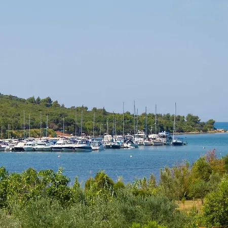 Apartments-anna 3* Banjole