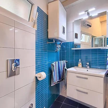 Apartments-anna Banjole