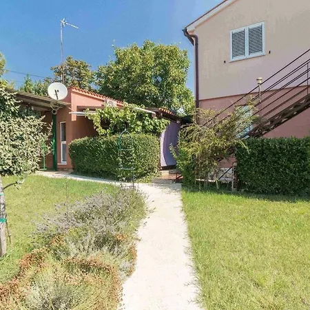 Apartments-anna 3* Banjole